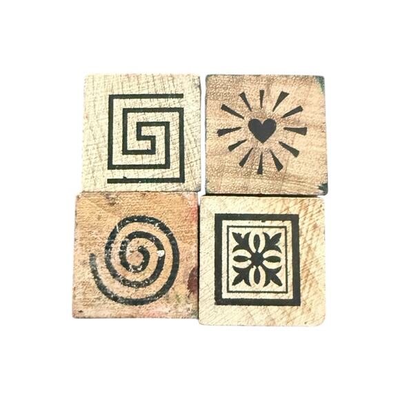 Lot Of 4 Random Design Unbranded Design Heart Rubber Stamp - Picture 1 of 2